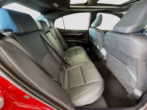 Used 2025 Toyota Camry XSE image 30