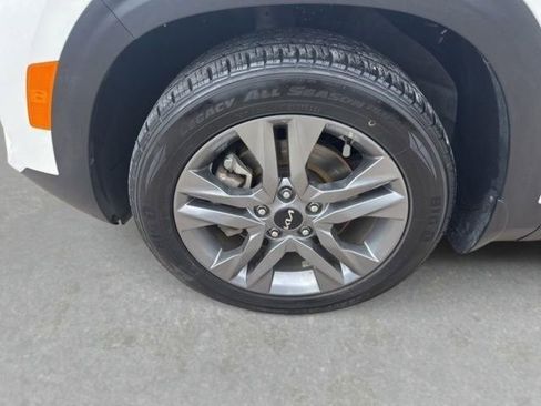 Used 2023 Kia Seltos S AWD/4WD image 10