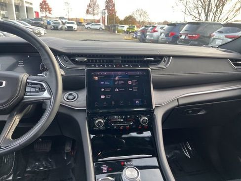 Used 2021 Jeep Grand Cherokee L Overland w/ Advanced Protech Group III image 16