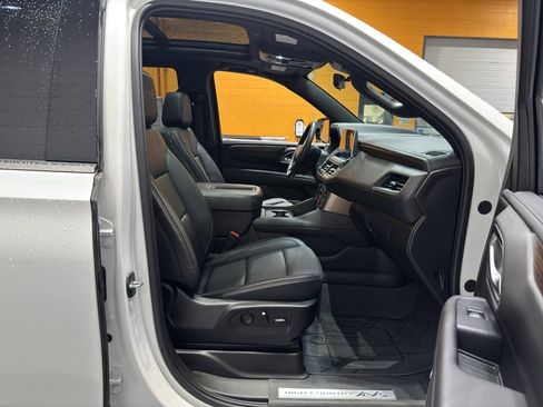 Used 2024 Chevrolet Tahoe High Country AWD/4WD image 21