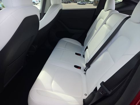 Used 2024 Tesla Model Y Long Range image 27