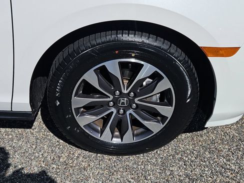 Certified 2024 Honda Odyssey EX-L image 10