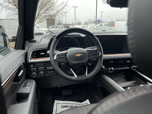 New 2026 Chevrolet Tahoe High Country AWD/4WD image 17