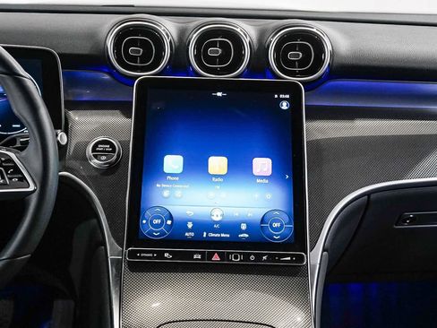 Used 2025 Mercedes-Benz GLC 300 image 13