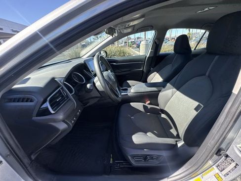 Used 2022 Toyota Camry LE FWD image 10