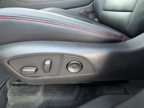 Used 2026 Chevrolet Traverse RS FWD image 20