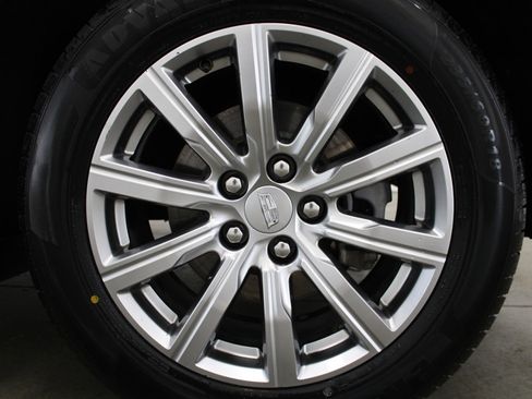 Used 2023 Cadillac XT4 Premium Luxury AWD/4WD image 9