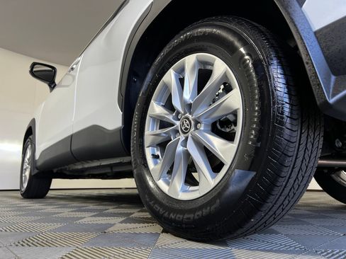 Used 2026 Toyota Corolla Cross LE AWD/4WD image 24