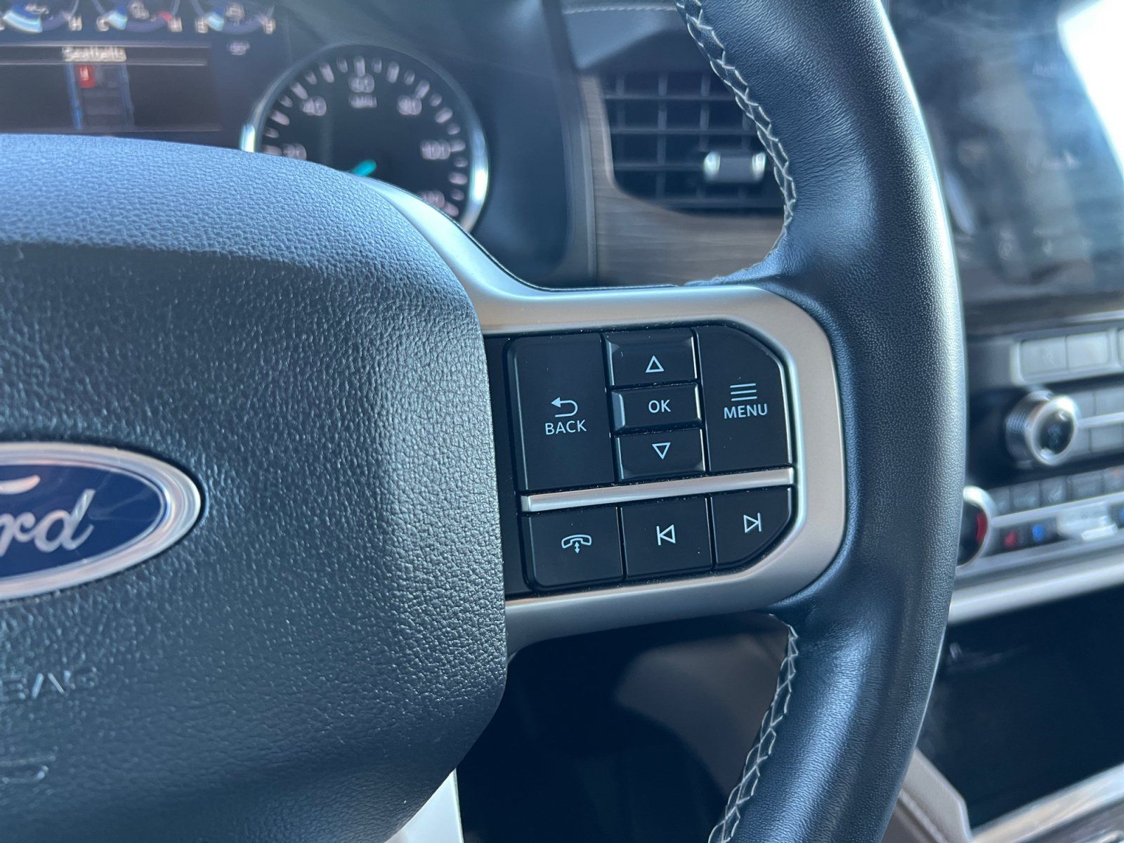 Used 2024 Ford Expedition Limited AWD/4WD image 21