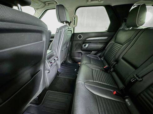 Used 2017 Land Rover Discovery First Edition AWD/4WD image 23