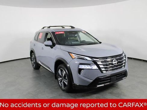 Certified 2024 Nissan Rogue Platinum FWD image 5