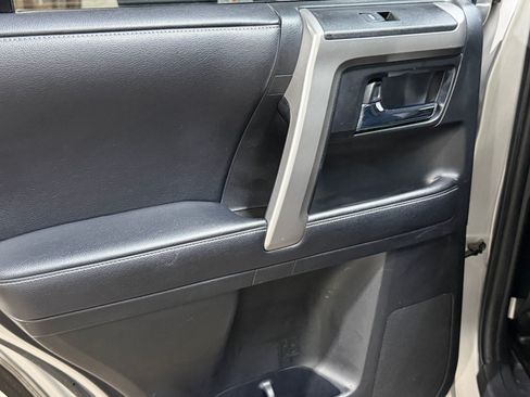 Used 2017 Toyota 4Runner SR5 RWD image 32