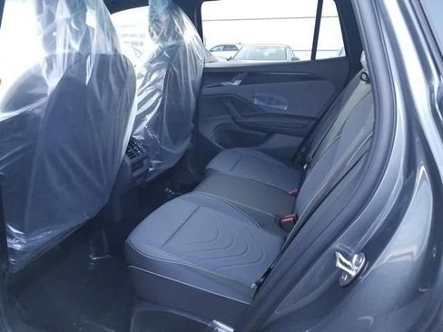 New 2026 Volkswagen Tiguan SE R-Line image 9