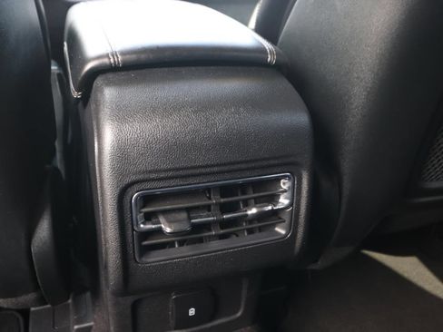 Used 2022 Lincoln Corsair FWD image 11