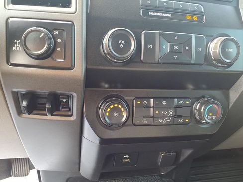 Used 2019 Ford F250 XL w/ Power Equipment Group AWD/4WD image 14