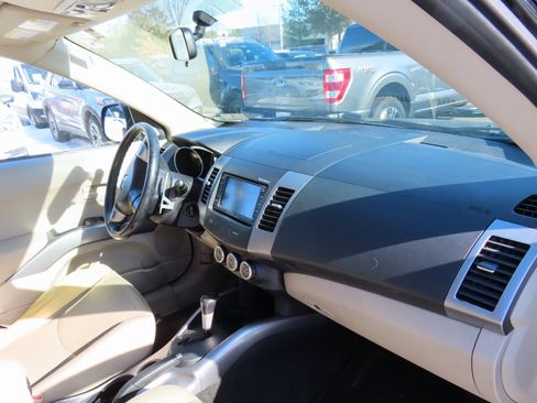 Used 2007 Mitsubishi Outlander XLS image 18