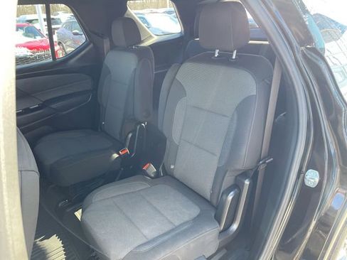 Used 2023 Chevrolet Traverse LT image 23