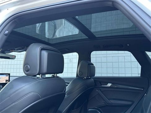 Used 2021 Audi SQ5 Prestige w/ Prestige Package image 18