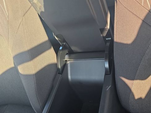 Used 2025 Toyota Camry Hybrid FWD image 23