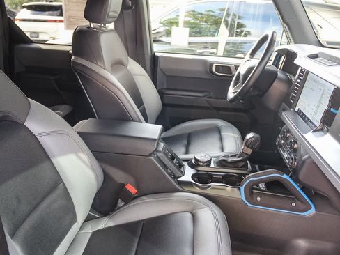 Used 2024 Ford Bronco Black Diamond image 23