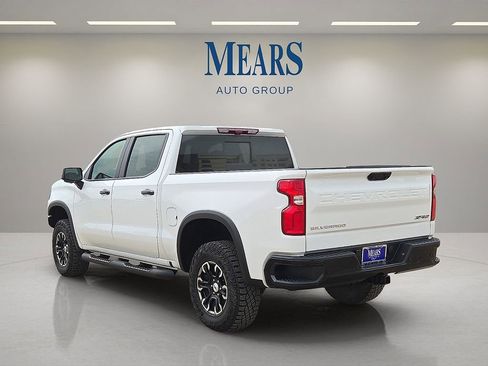 Used 2024 Chevrolet Silverado 1500 ZR2 w/ Technology Package image 3