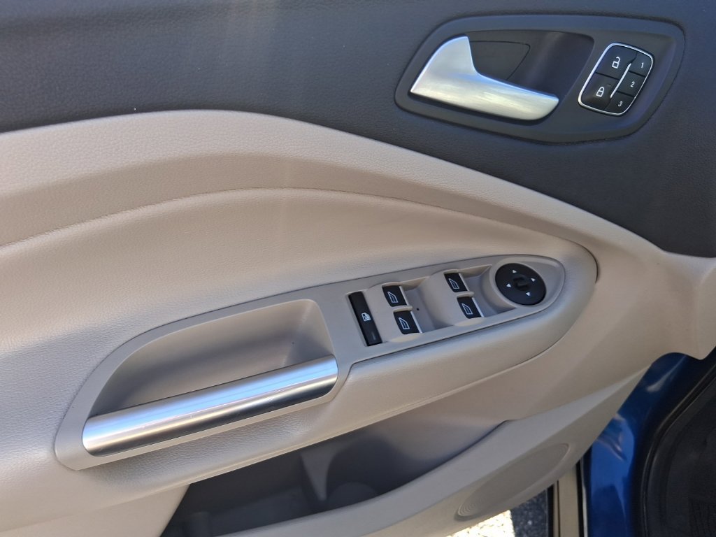 Used 2017 Ford Escape Titanium AWD/4WD image 8