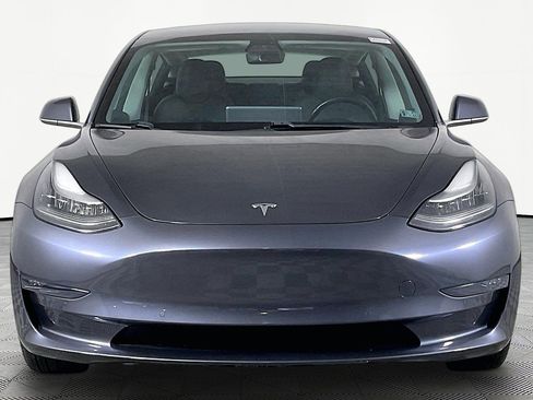 Used 2019 Tesla Model 3 image 2