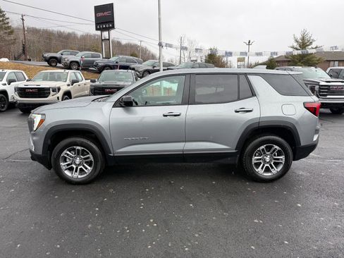 Used 2025 GMC Terrain Elevation image 2