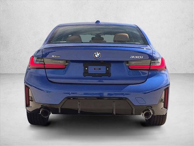 Used 2026 BMW 330i xDrive Sedan w/ M Sport Package AWD/4WD image 8