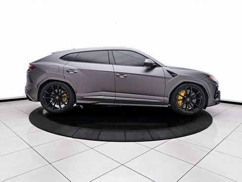 Used 2021 Lamborghini Urus image 13