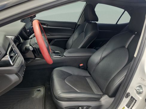 Used 2022 Toyota Camry XSE FWD image 17