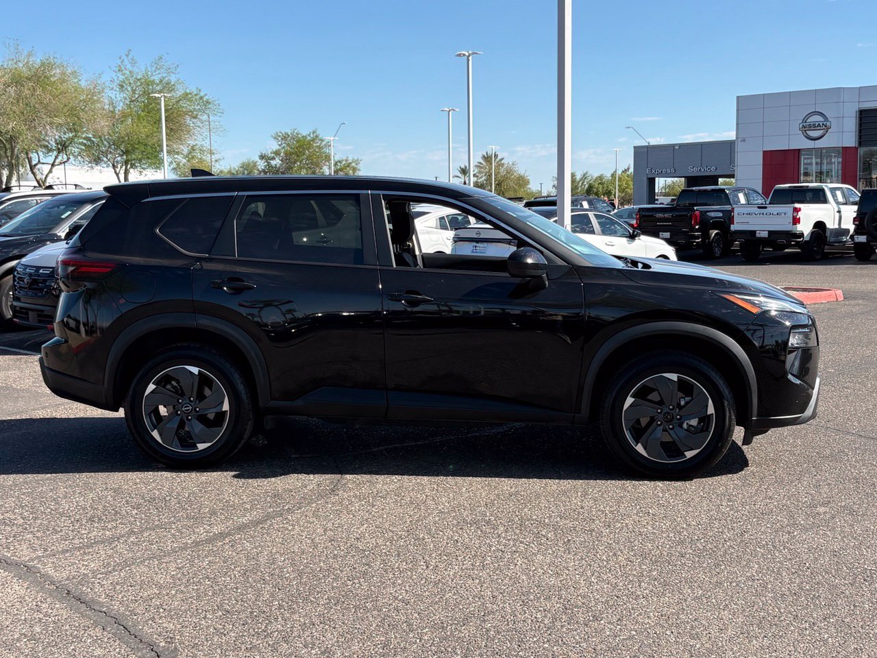 Certified 2024 Nissan Rogue SV AWD/4WD image 7