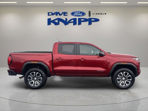 Used 2024 GMC Canyon AT4 w/ Technology Package image 10