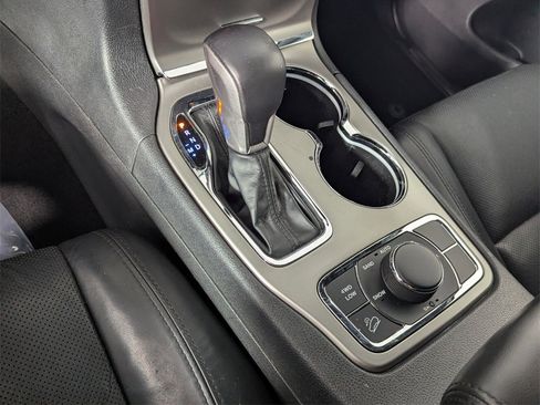 Used 2021 Jeep Grand Cherokee Limited w/ Luxury Group II image 23