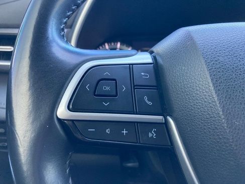 Used 2022 Toyota Highlander XLE image 13