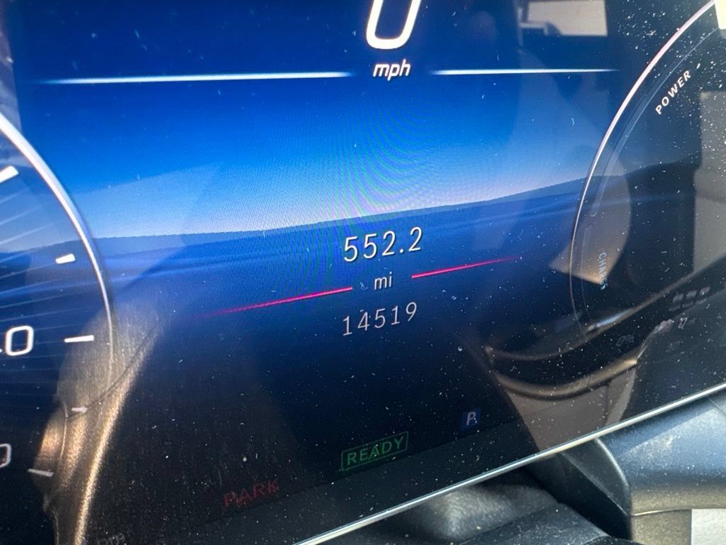 Used 2025 Mercedes-Benz GLC 350e 4MATIC image 10