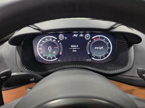Used 2023 Aston Martin DBX image 6