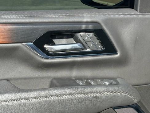 Used 2025 GMC Yukon Denali image 19