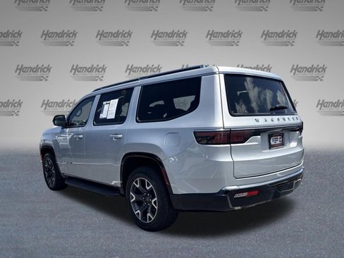 Used 2023 Jeep Wagoneer Series III w/ Preferred Equipment Group RWD image 7