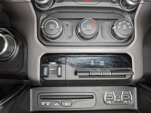 Used 2019 RAM 1500 Big Horn AWD/4WD image 32