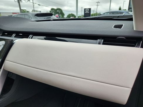 Certified 2025 Land Rover Discovery Sport S image 17