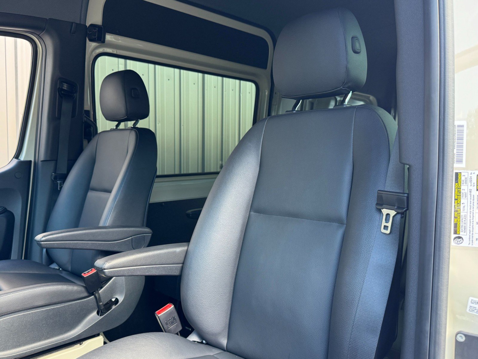 Used 2021 Mercedes-Benz Sprinter 2500 w/ Comfort Plus Package image 31