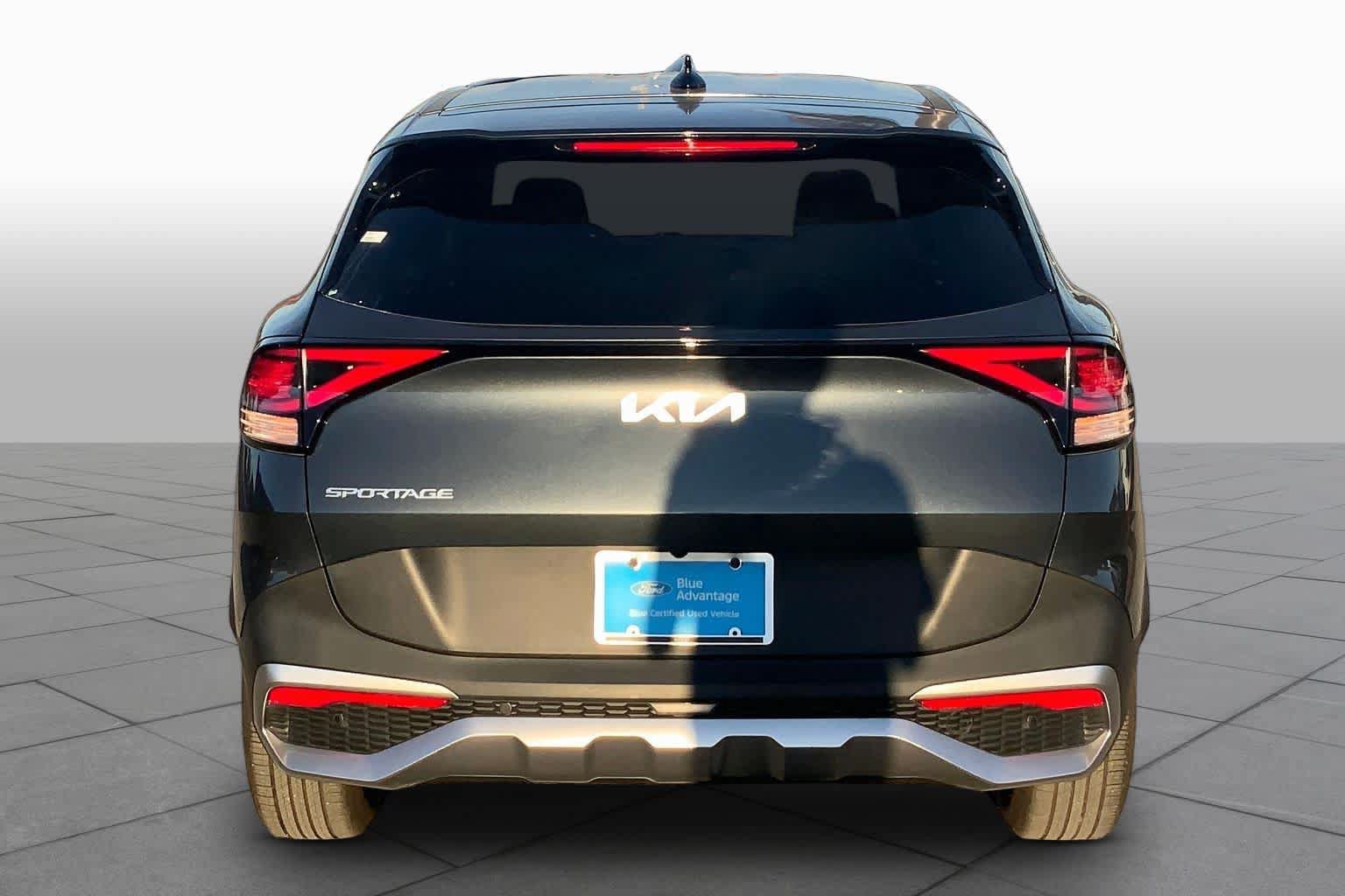 Used 2025 Kia Sportage LX FWD image 4