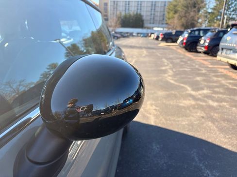 Used 2019 MINI Cooper 2-Door Hardtop w/ Premium Package image 6