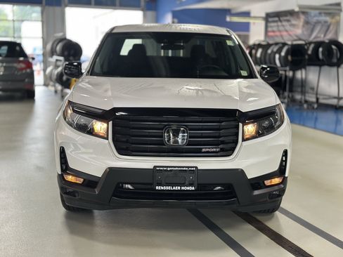 Used 2023 Honda Ridgeline Sport image 3