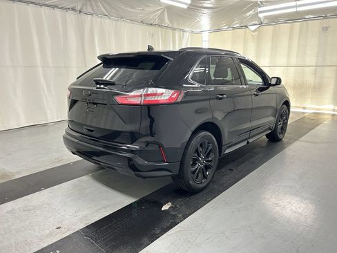 Used 2023 Ford Edge SE w/ Black Appearance Package AWD/4WD image 2