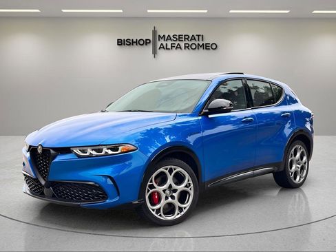 Used 2025 Alfa Romeo Tonale w/ Premium Package AWD/4WD image 3