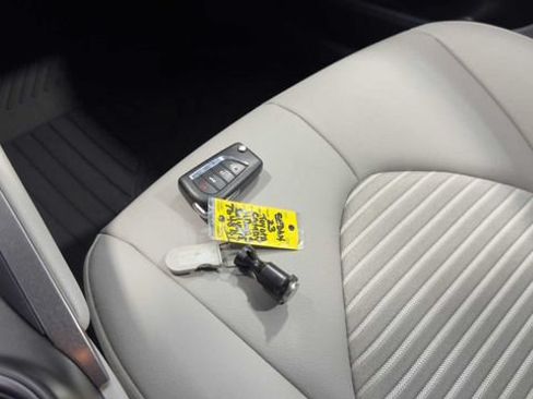 Used 2023 Toyota Camry SE FWD image 24
