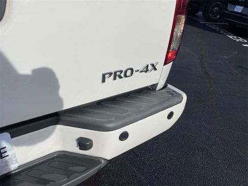 Used 2020 Nissan Frontier PRO-4X image 6