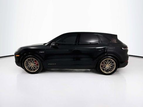 Certified 2026 Porsche Cayenne S AWD/4WD image 2